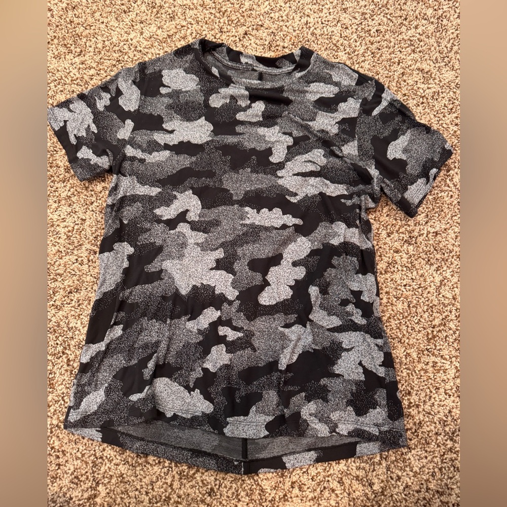 Lululemon tee